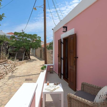 Captain'S Memories Stylish Harbour Apartments Chalki Town Exteriör bild