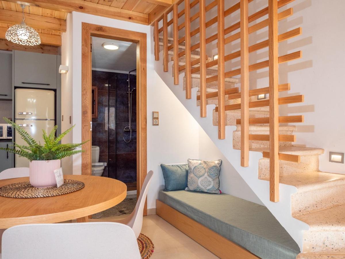 Captain'S Memories Stylish Harbour Apartments Chalki Town Exteriör bild