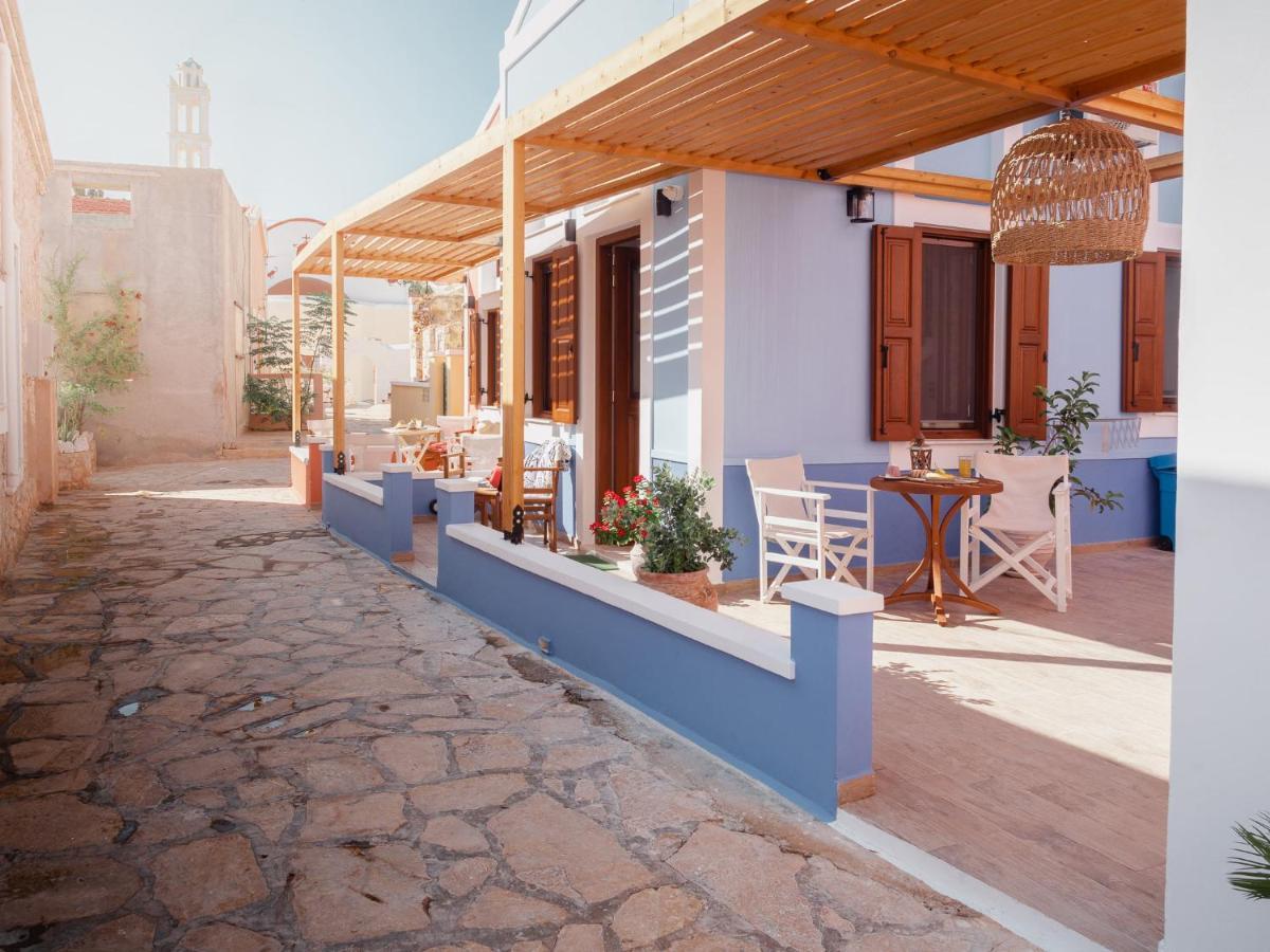 Captain'S Memories Stylish Harbour Apartments Chalki Town Exteriör bild
