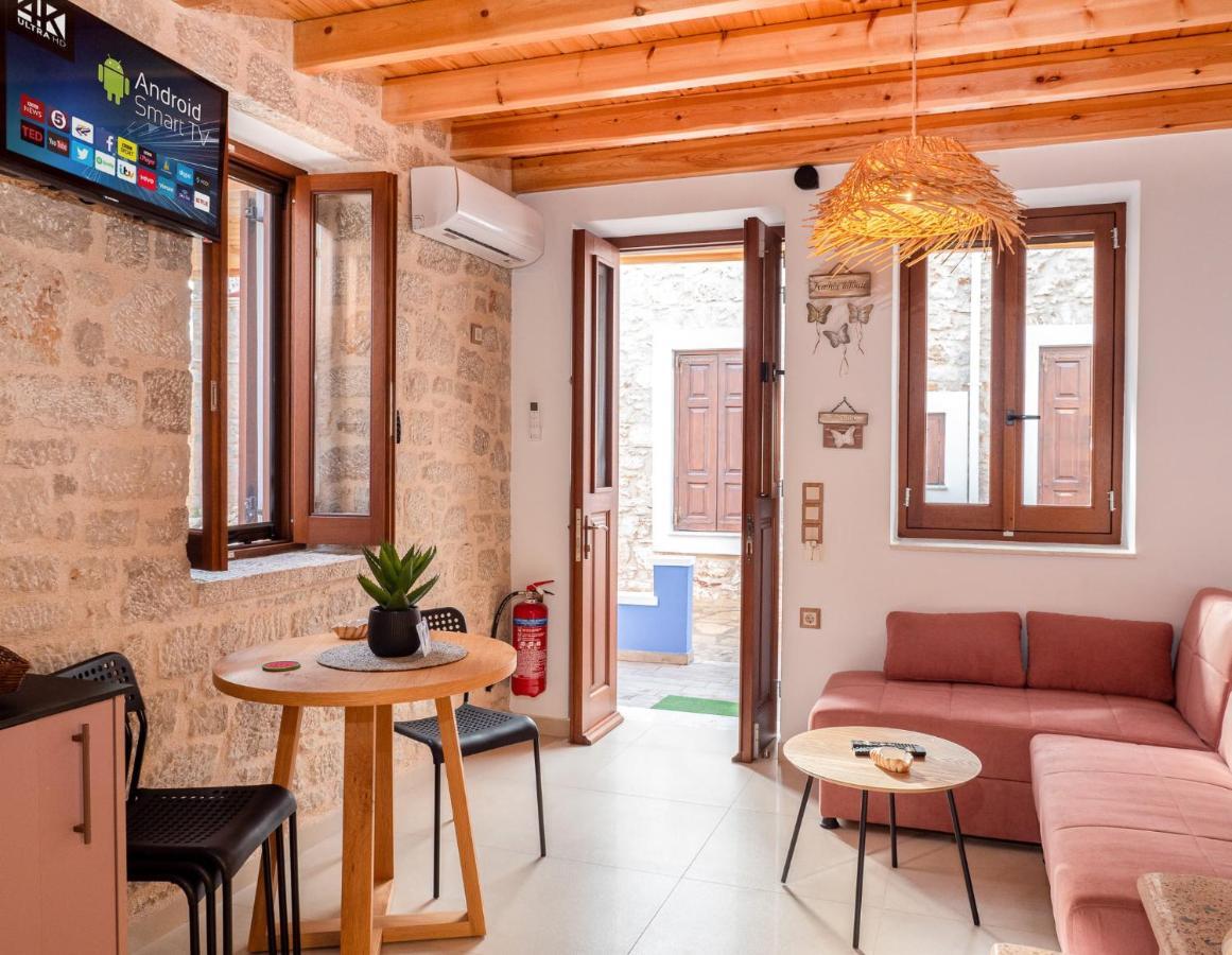 Captain'S Memories Stylish Harbour Apartments Chalki Town Exteriör bild