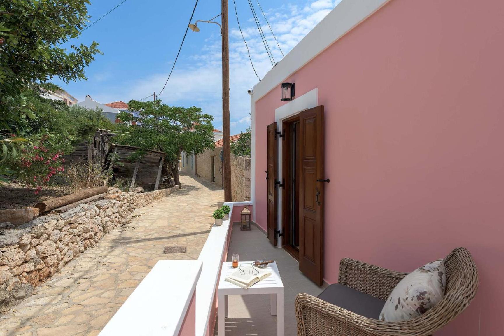 Captain'S Memories Stylish Harbour Apartments Chalki Town Exteriör bild