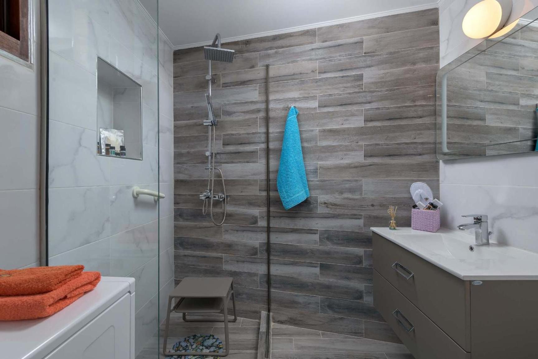 Captain'S Memories Stylish Harbour Apartments Chalki Town Exteriör bild