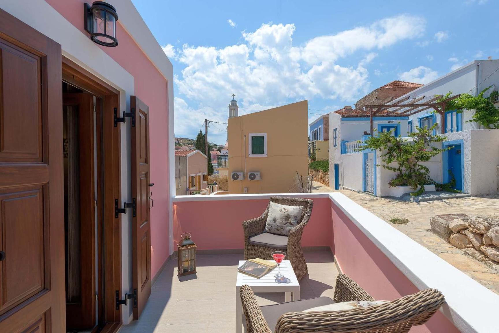 Captain'S Memories Stylish Harbour Apartments Chalki Town Exteriör bild