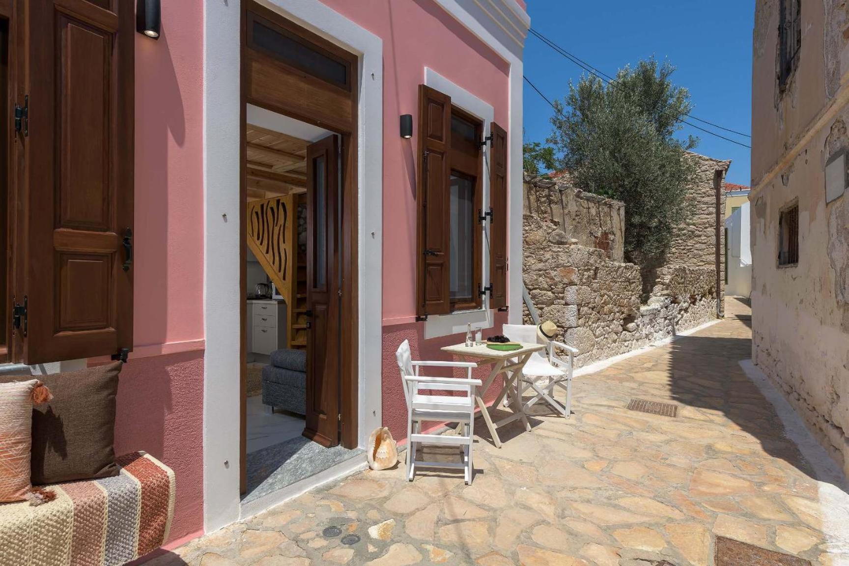 Captain'S Memories Stylish Harbour Apartments Chalki Town Exteriör bild